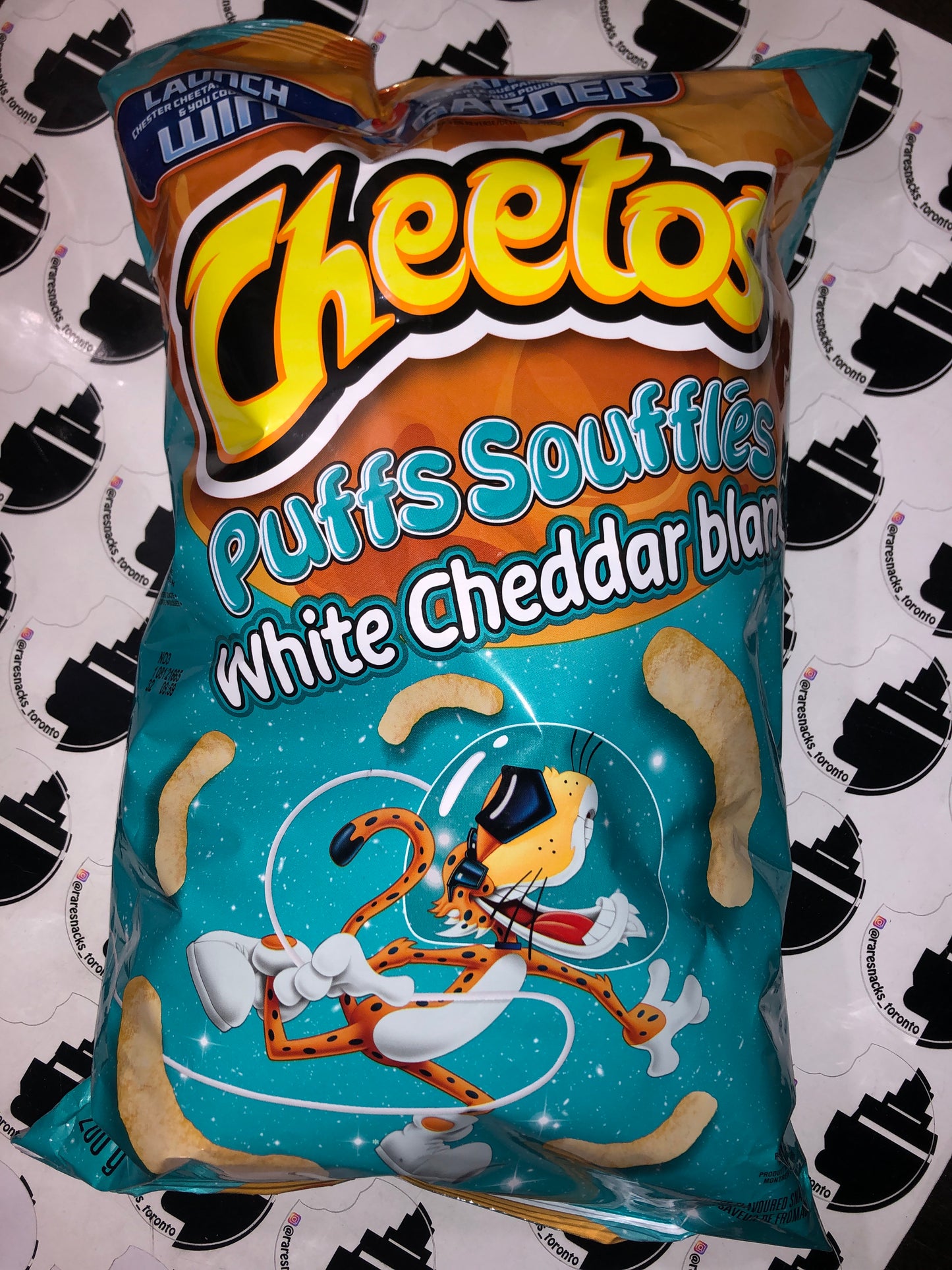 Cheetos White Cheddar Puffs 260g