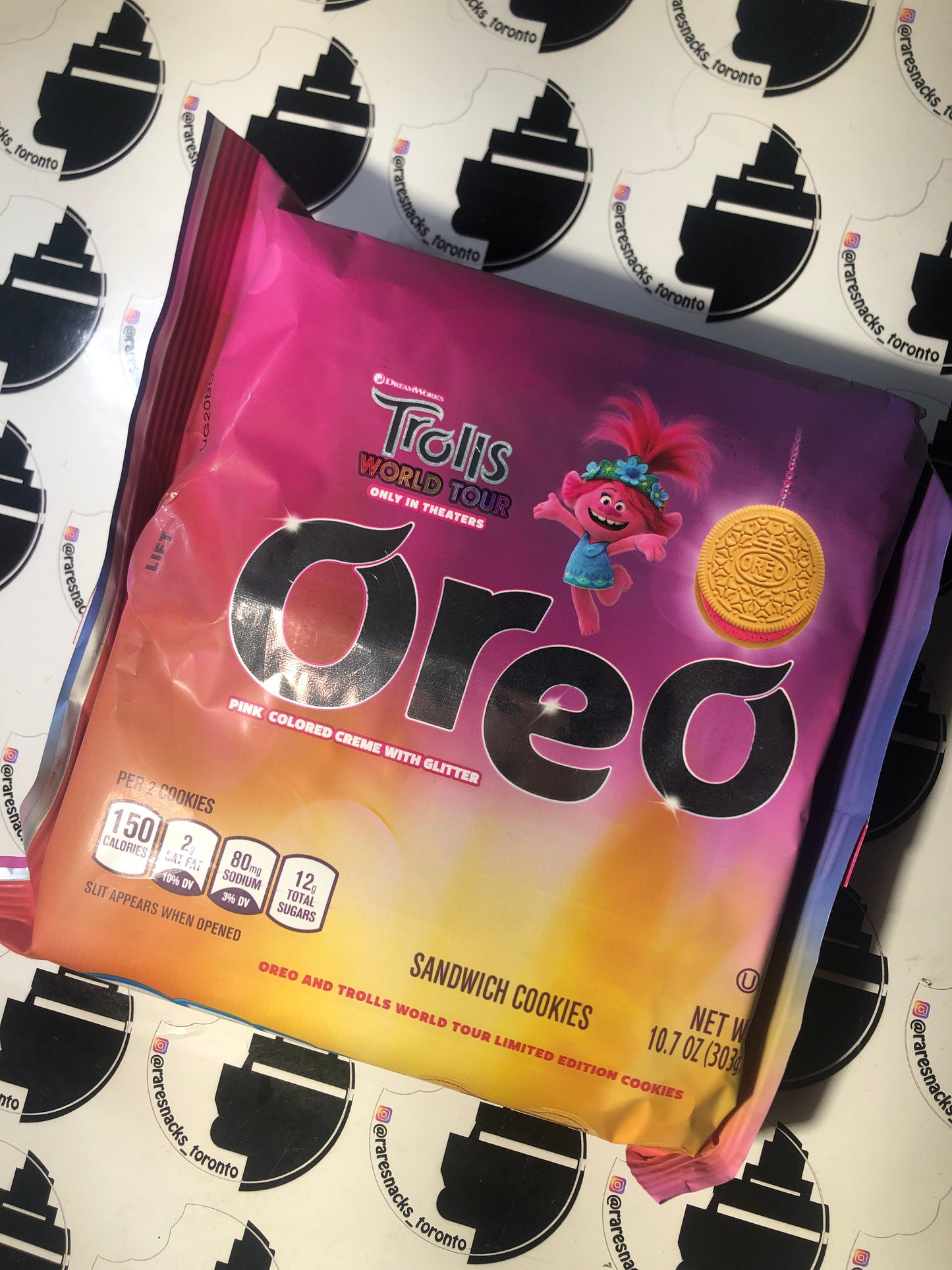 Oreo Trolls Worldtour Golden Oreo with Pink Glitter Creme